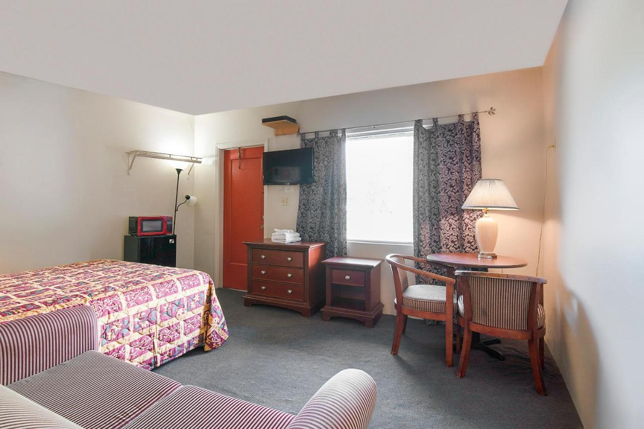 Hotel O Near Fanning Springs State Park Us Hwy 98 Old Town Esterno foto
