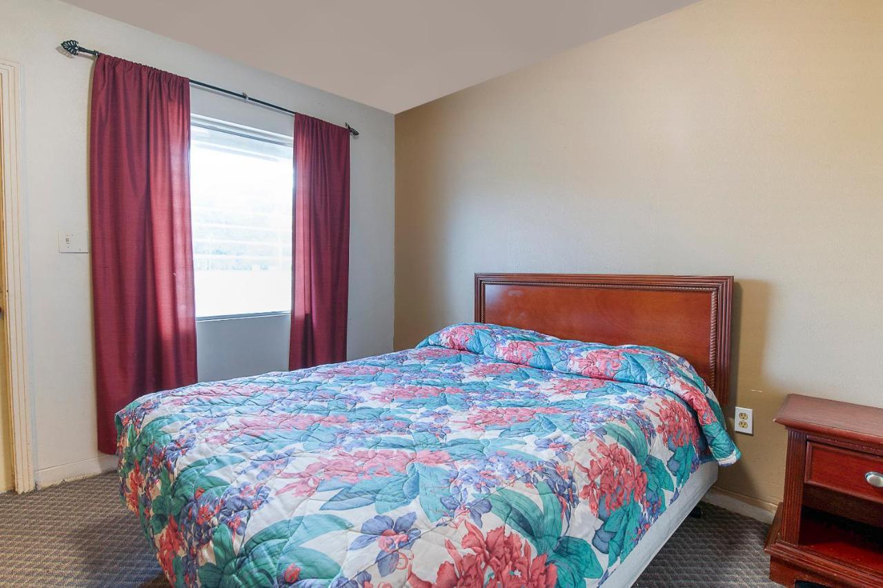Hotel O Near Fanning Springs State Park Us Hwy 98 Old Town Esterno foto