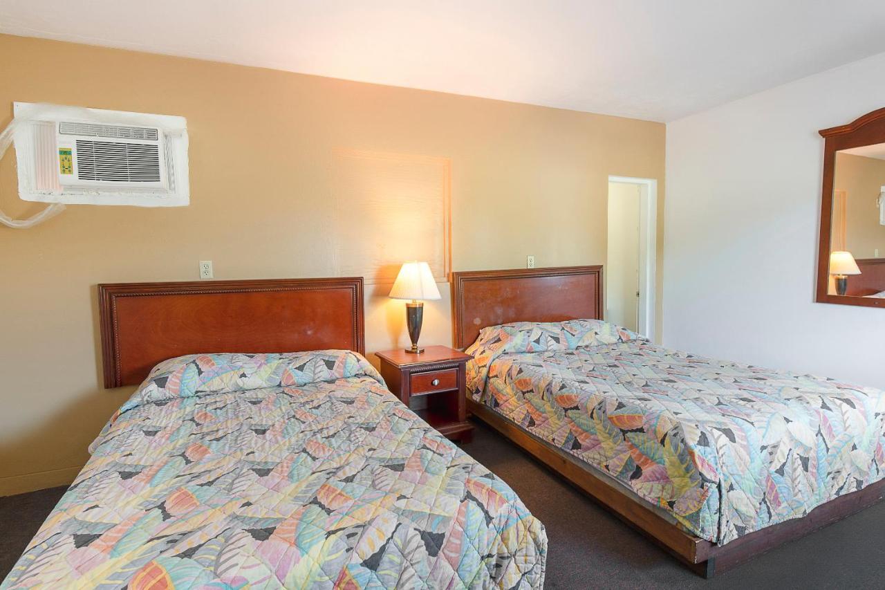 Hotel O Near Fanning Springs State Park Us Hwy 98 Old Town Esterno foto
