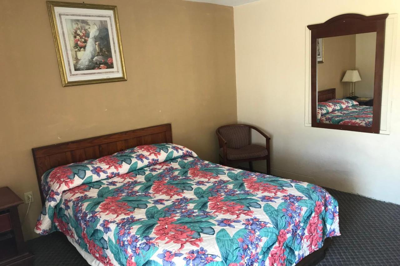 Hotel O Near Fanning Springs State Park Us Hwy 98 Old Town Esterno foto