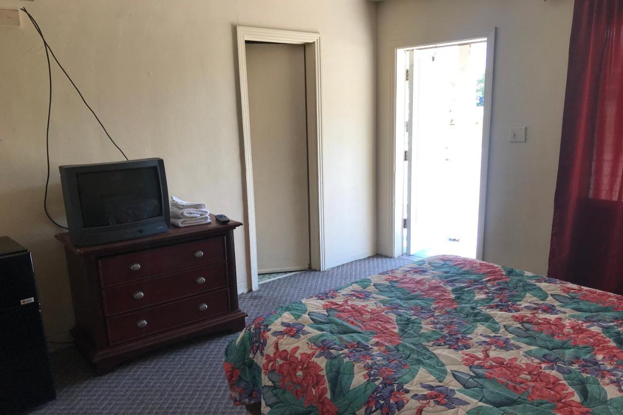 Hotel O Near Fanning Springs State Park Us Hwy 98 Old Town Esterno foto