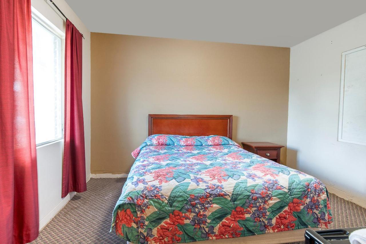 Hotel O Near Fanning Springs State Park Us Hwy 98 Old Town Esterno foto