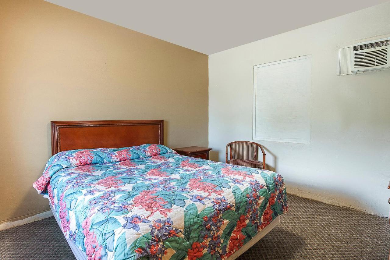 Hotel O Near Fanning Springs State Park Us Hwy 98 Old Town Esterno foto